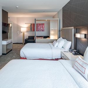 Suite 2 Queen Trundle bed